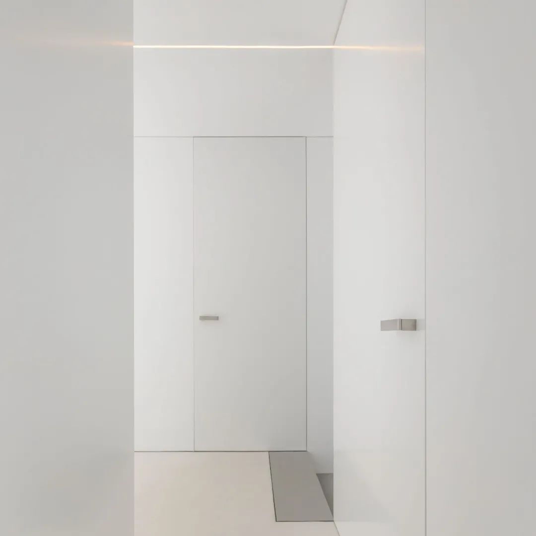 西班牙巴伦西亚“寂静之屋” | 半埋入式极简美学-49