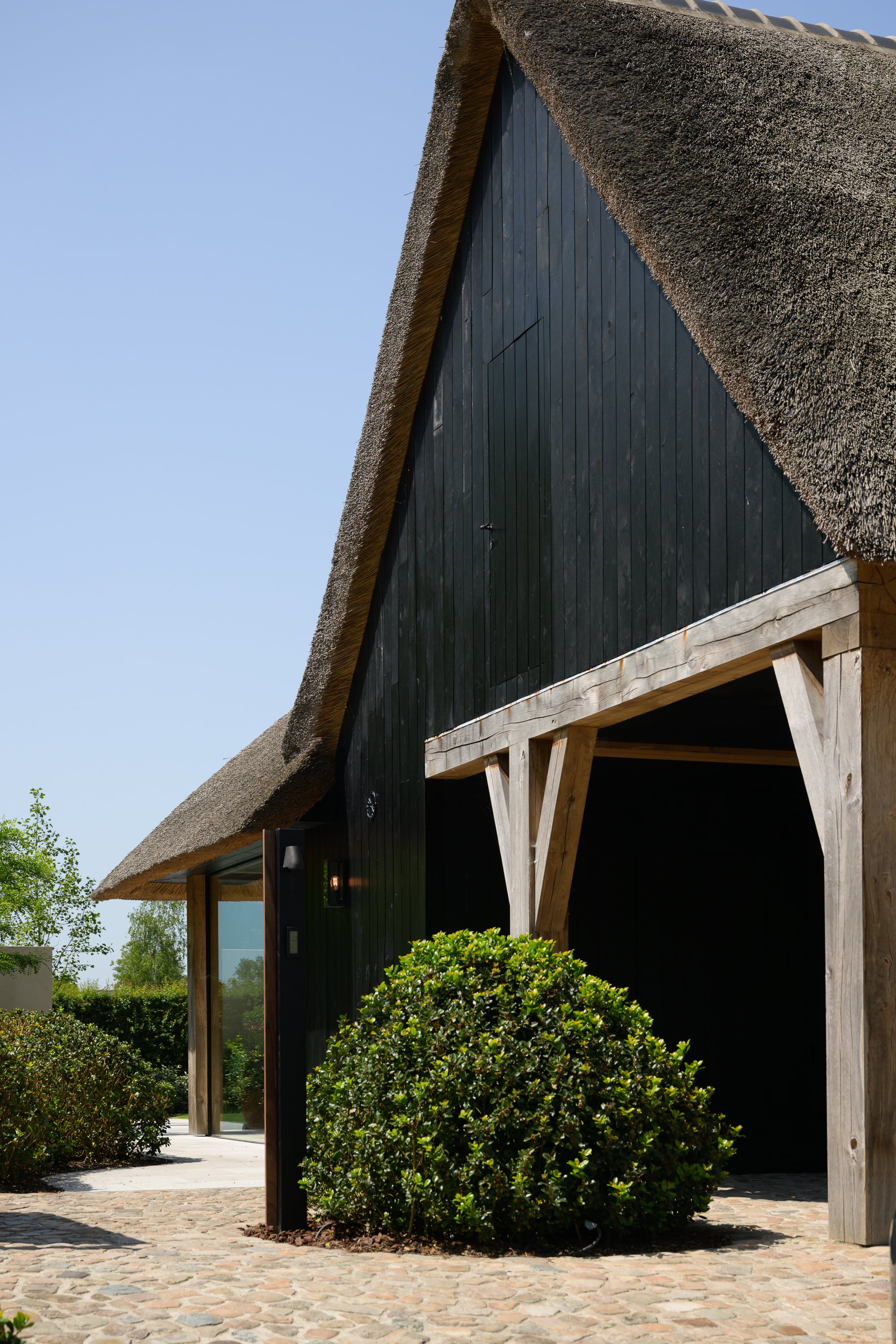 既有住宅带温室,泳池和淋浴墙的扩建项目丨Ai&M bvba-1