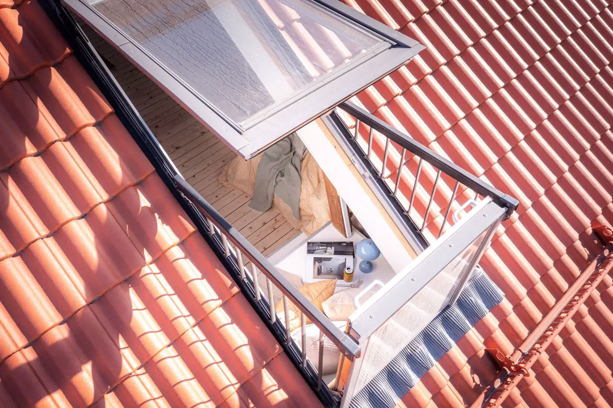 巧妙的屋顶窗 | 瑞典斯德哥尔摩公寓的独特设计-26