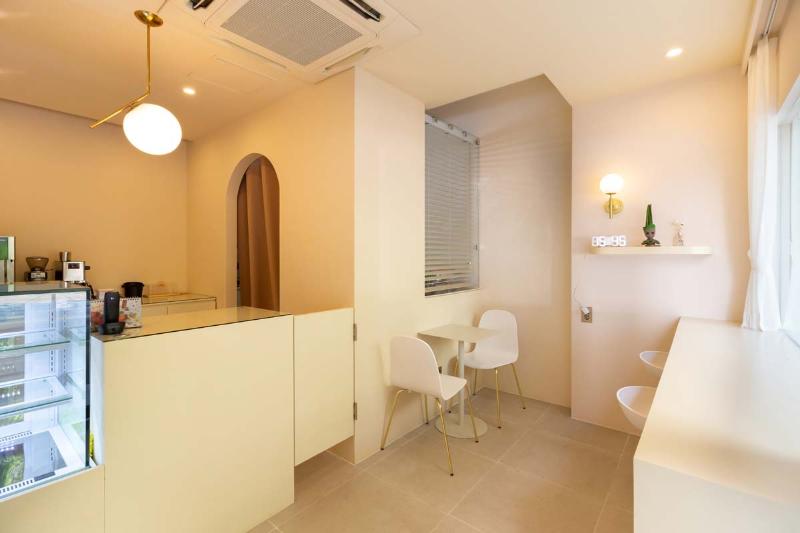 简约清新六坪蛋糕店设计-6