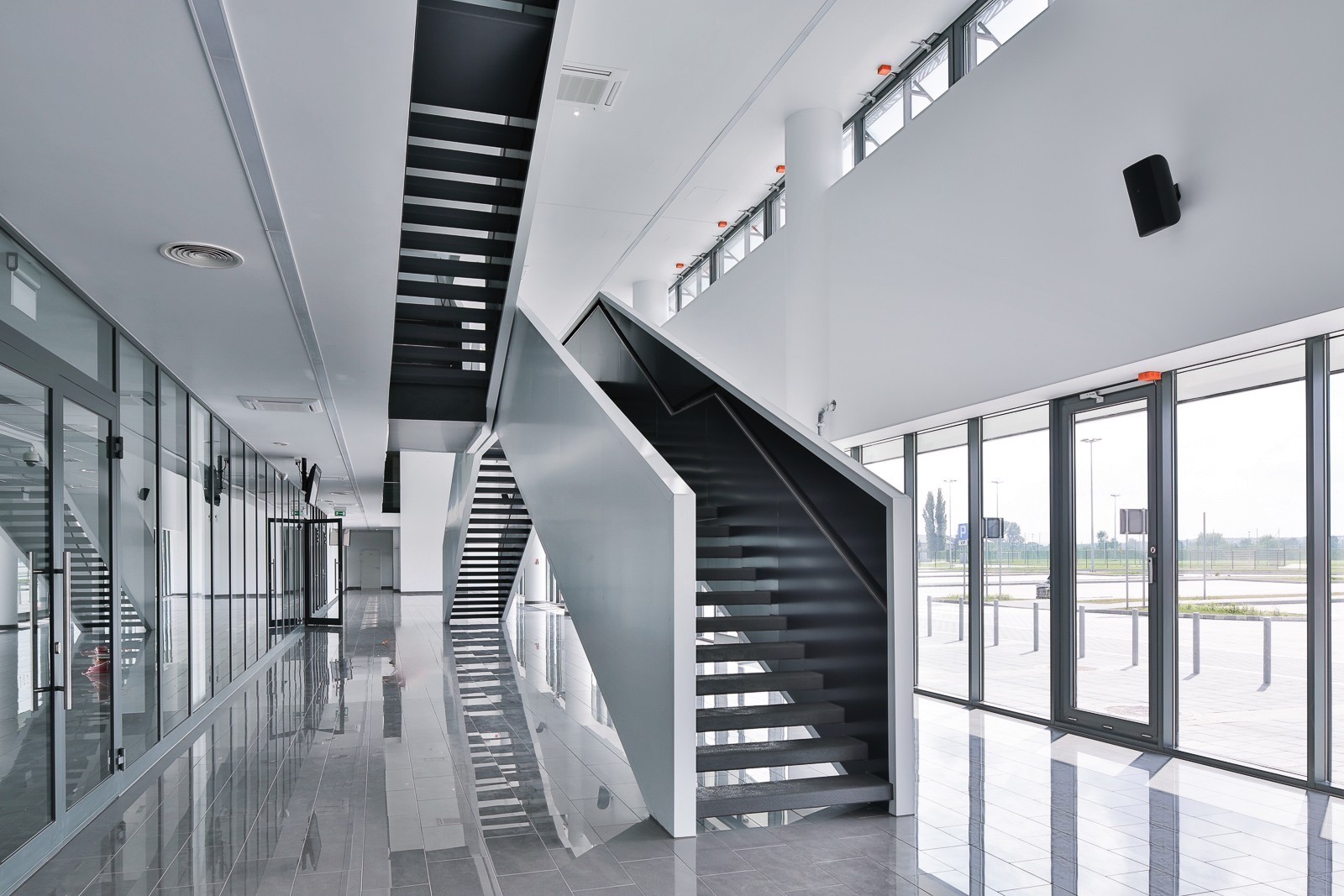 波兰卢布林体育馆,现代功能与视觉冲击的融合-20