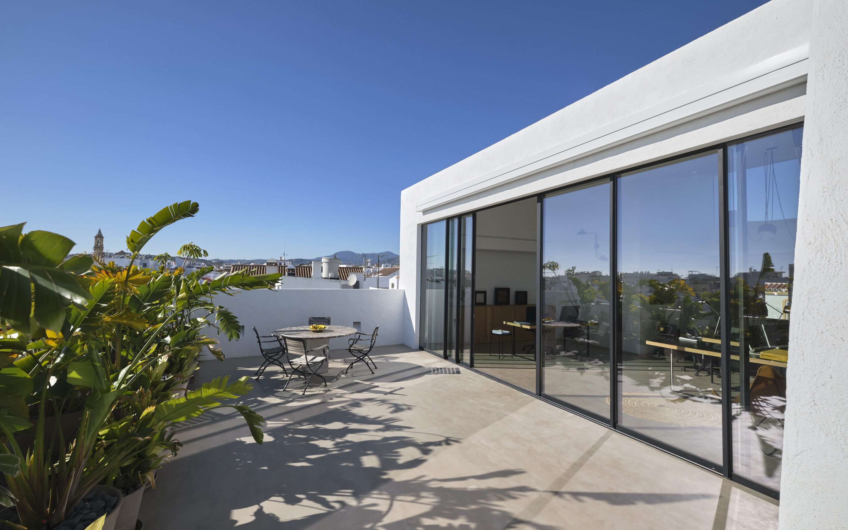 历史中心的海岸城市办公空间丨Alejandro Gimenez Architects-17