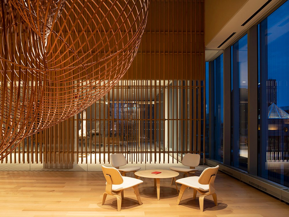 芝加哥摩天楼中的艺术与自然交融-23