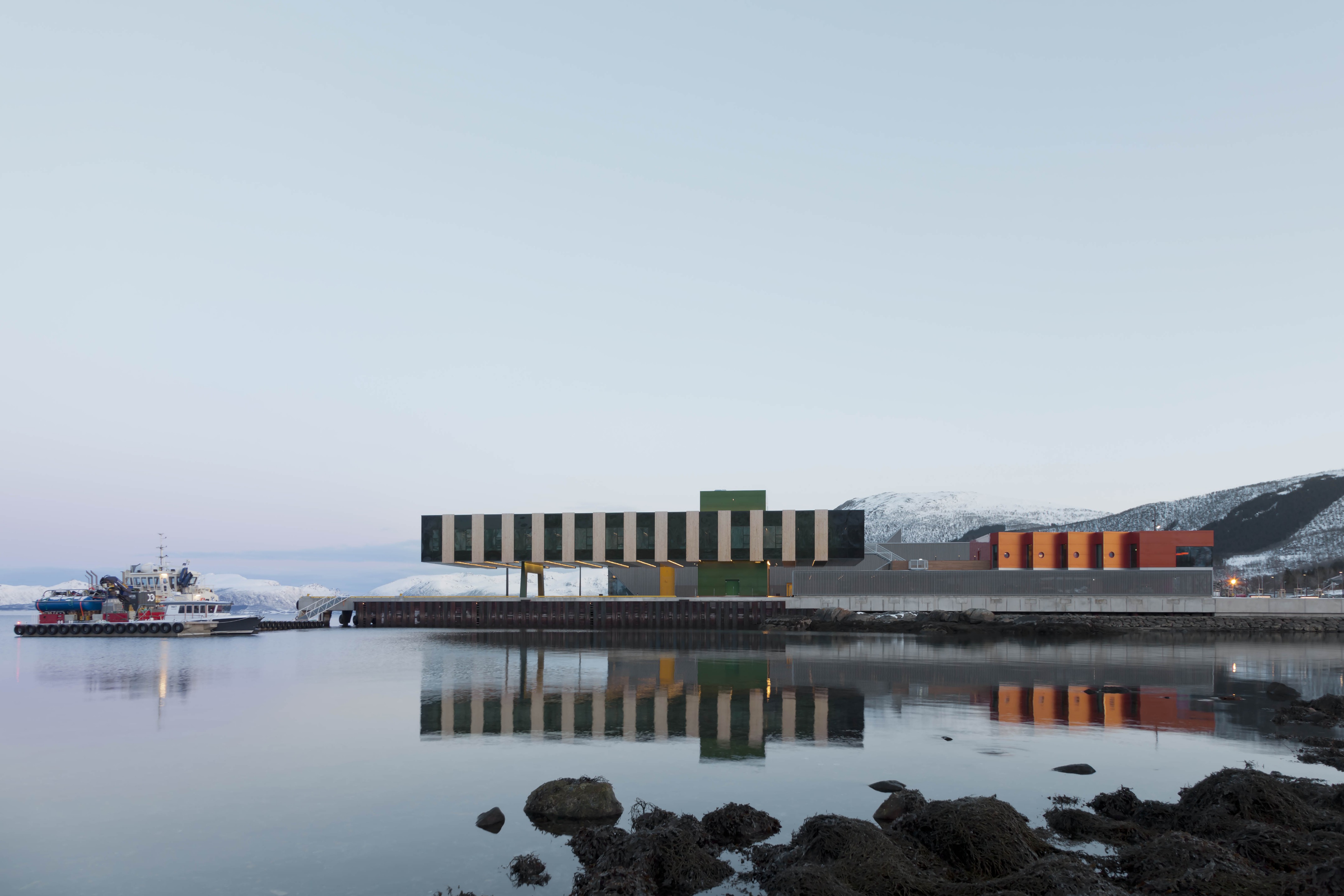 Snøhetta 打造炫彩 Holmen 工业区-42