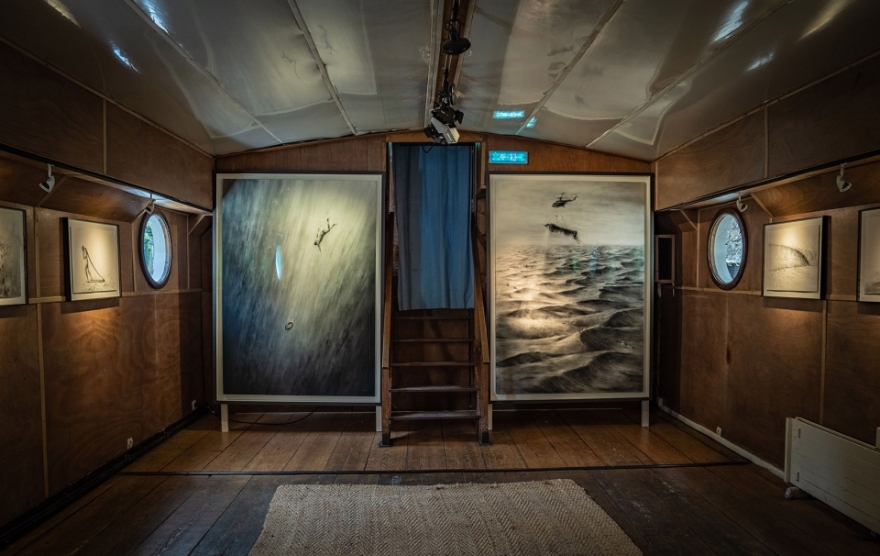 巴黎水线展览 | 船屋变艺术殿堂,Pejac 呈现环保与阶级议题-22