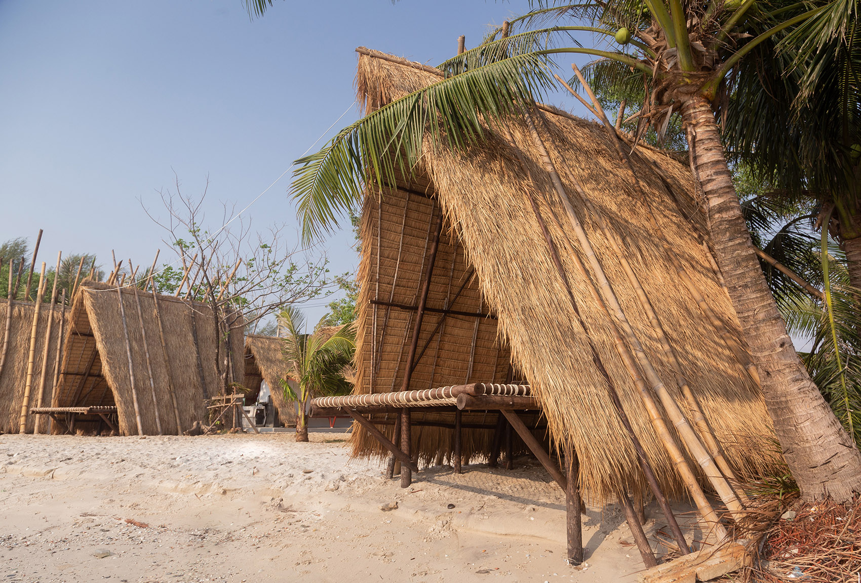 柬埔寨戈公红树林旅舍丨Estudio Cavernas-11