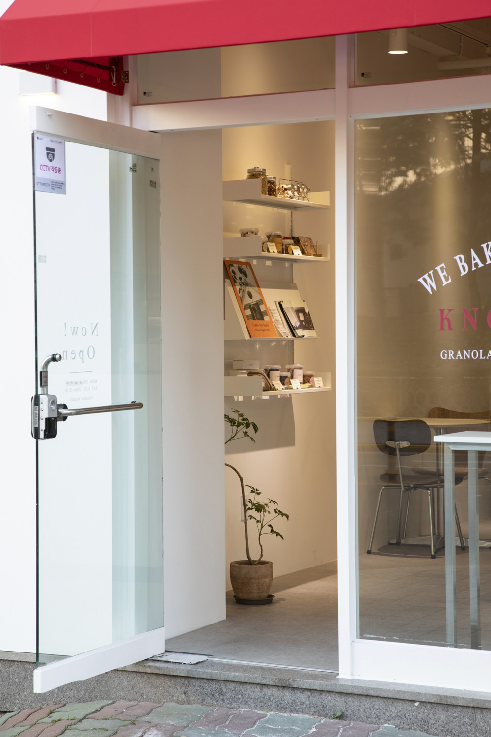 13 平米的精致诺克四季 | 白色与木色调的完美融合-18