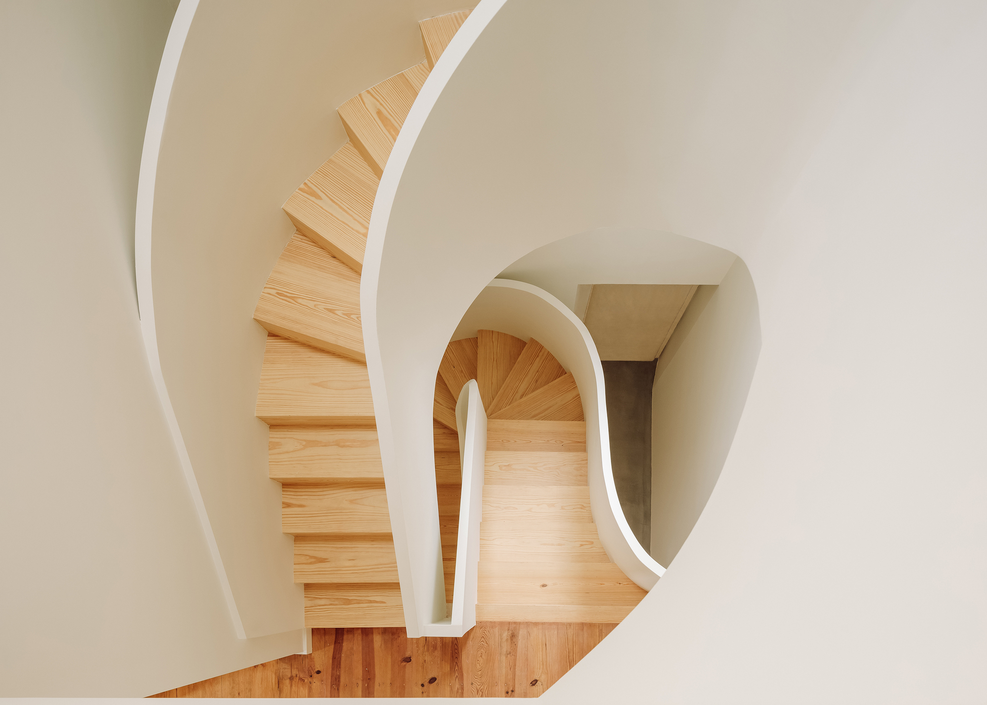 葡萄牙别墅翻新设计-7