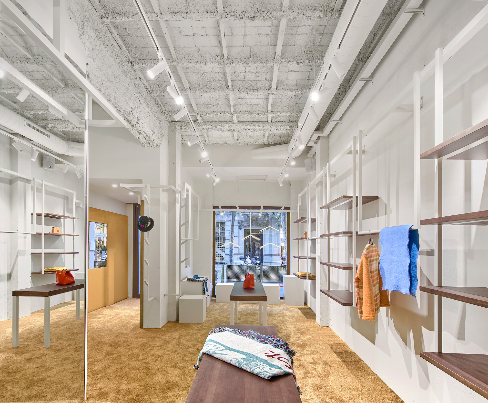 巴塞罗那 Vasquiat 旗舰店丨西班牙巴塞罗那丨GCA Architects,This is Odd-24