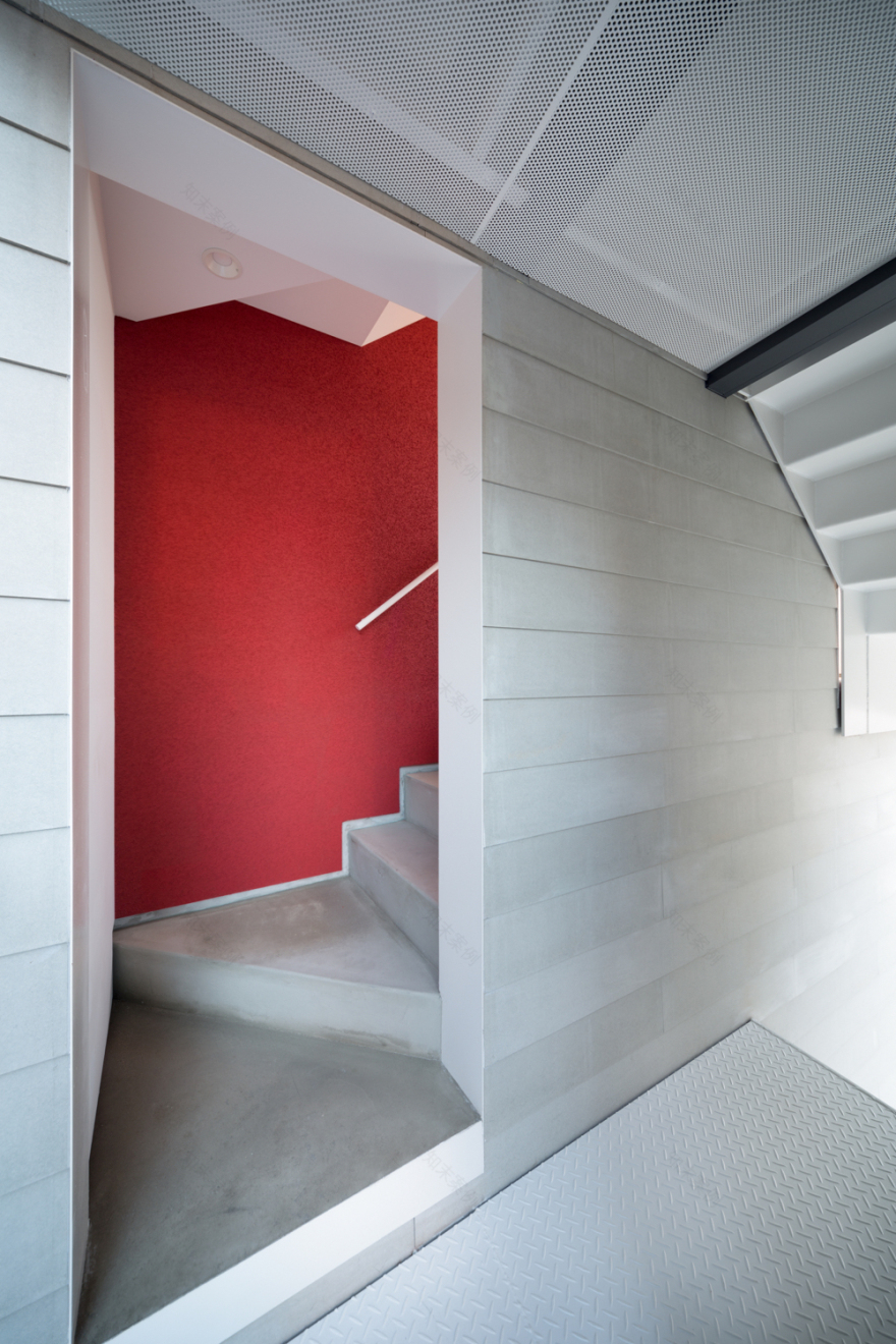 镰仓海岸木制办公空间-3