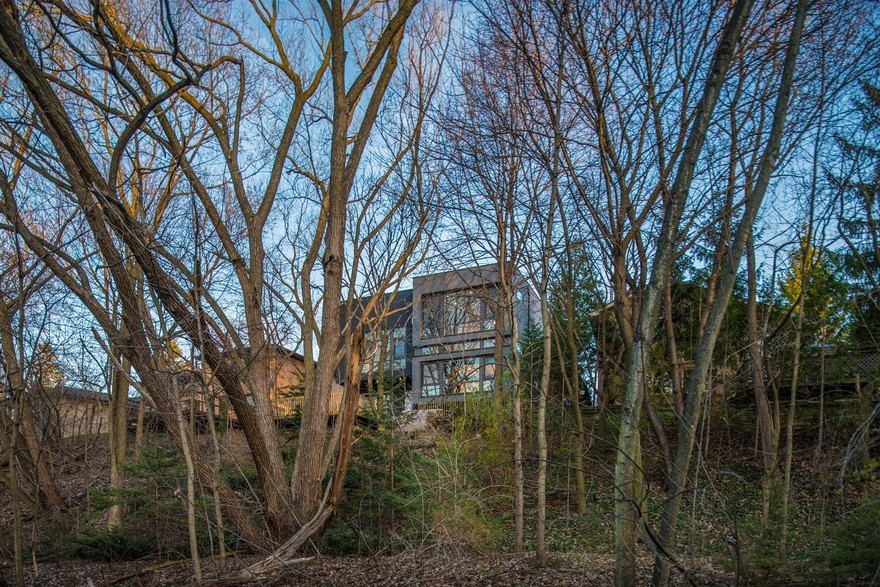 Renovation of a 1960’s Side Split Home in Toronto by Urbanscape Architects-22