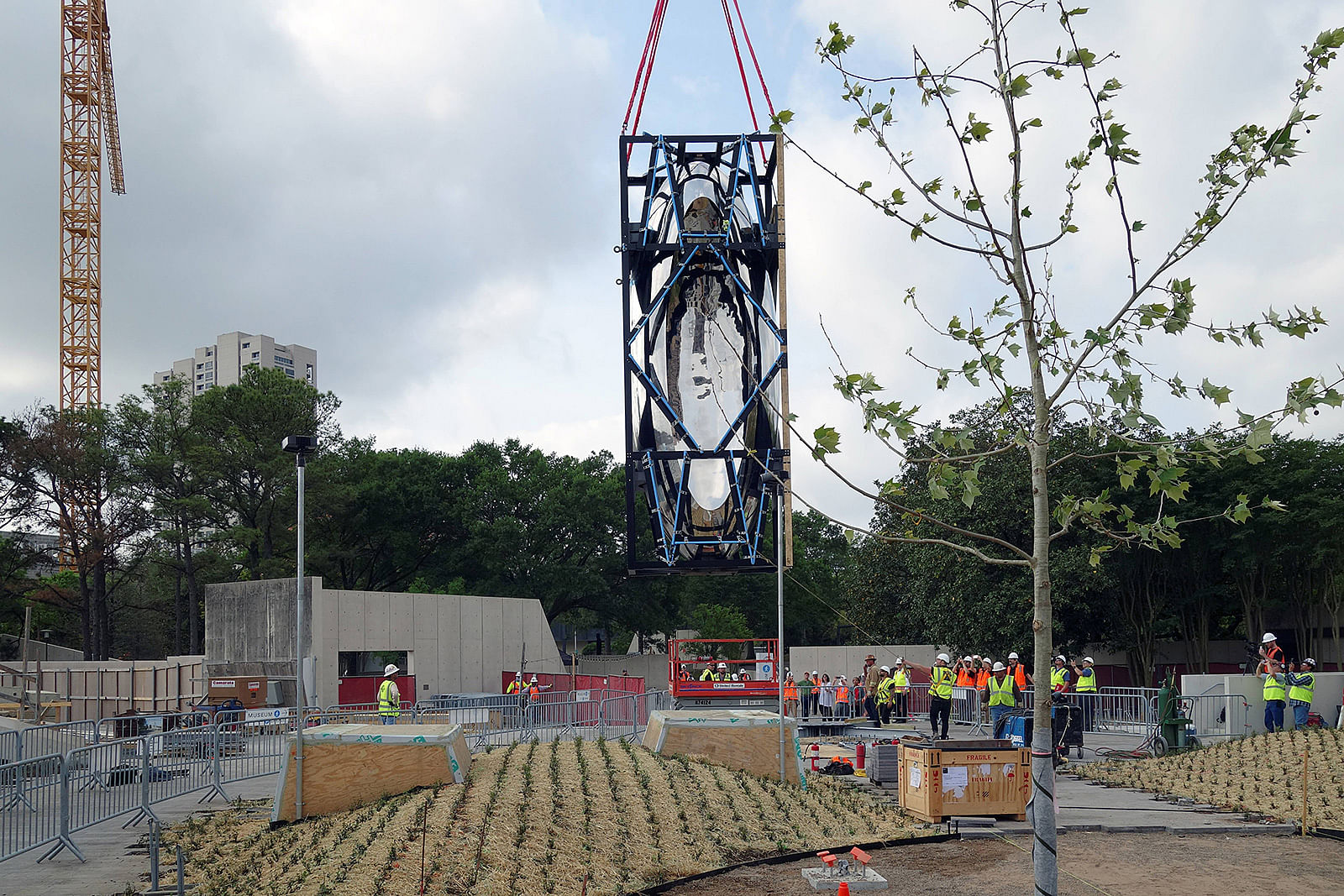 休斯顿美术馆玻璃尔艺术学院及广场雕塑安装项目丨安尼施·卡普尔（Anish Kapoor）-15