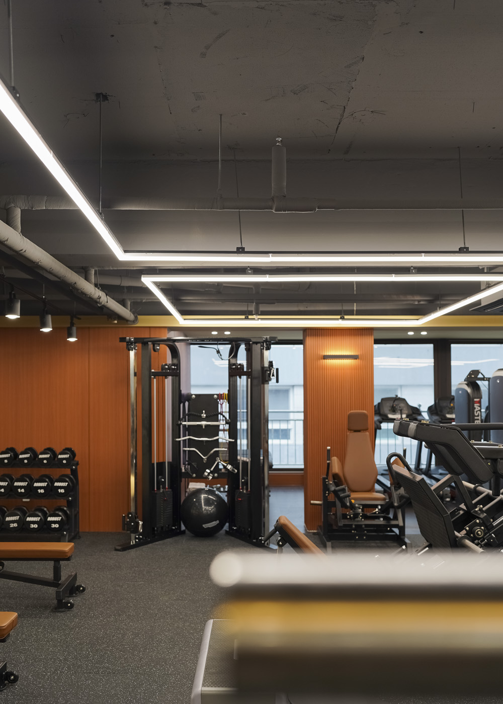 黑色与橙色的碰撞 | 49 平米迷你公寓的惊艳设计-15