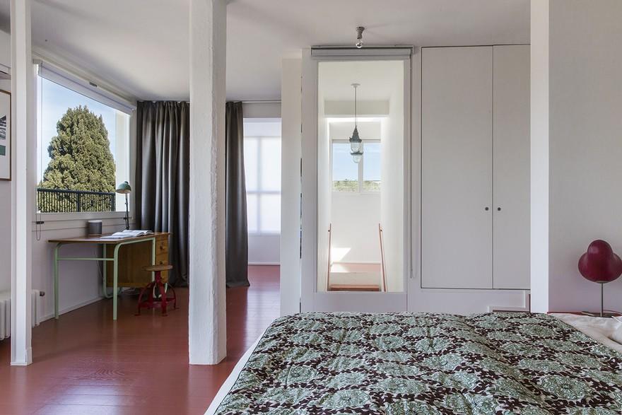 Two-Storey Family Apartment in Rome Exhibiting a Powerful Character-28