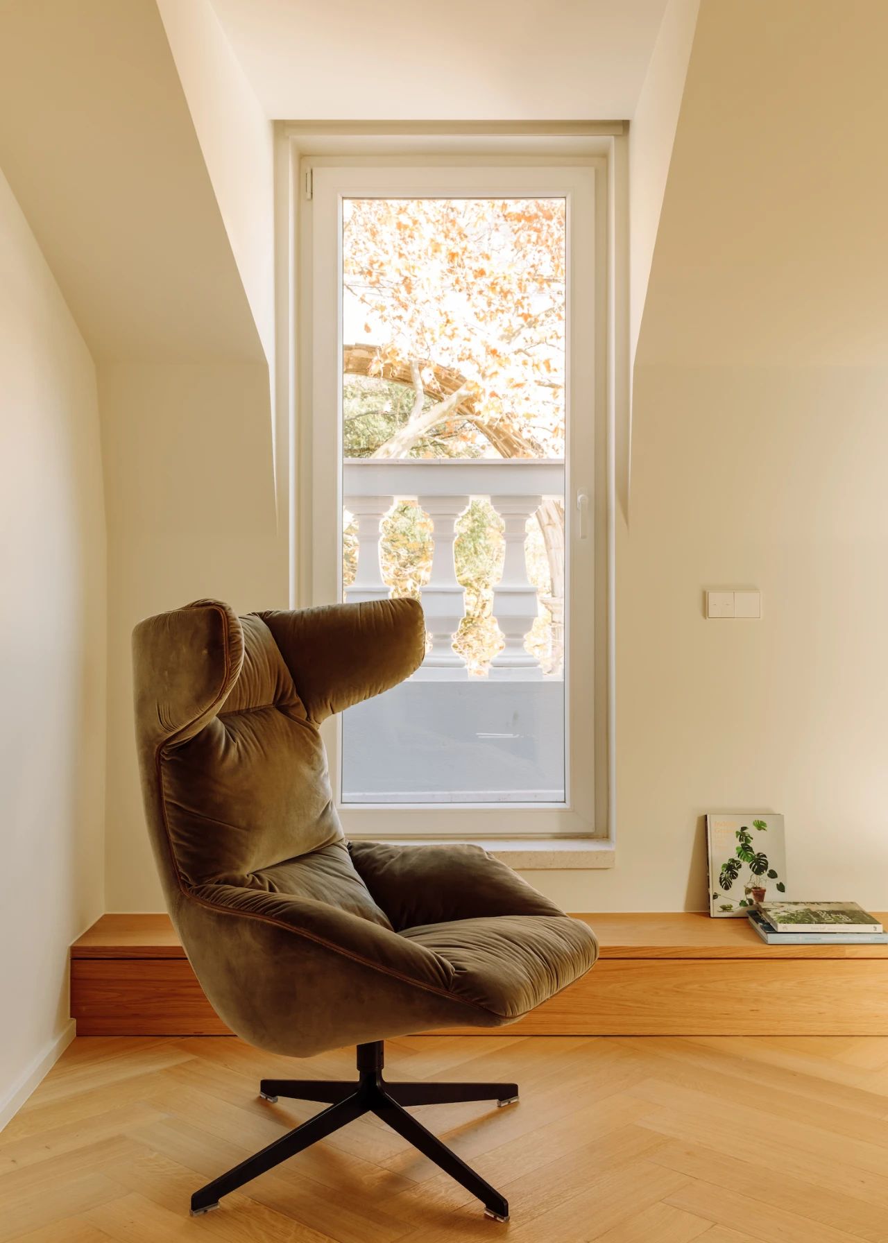 美国现代复古混搭平层设计案例丨葡萄牙里斯本丨Maison Amarande-19