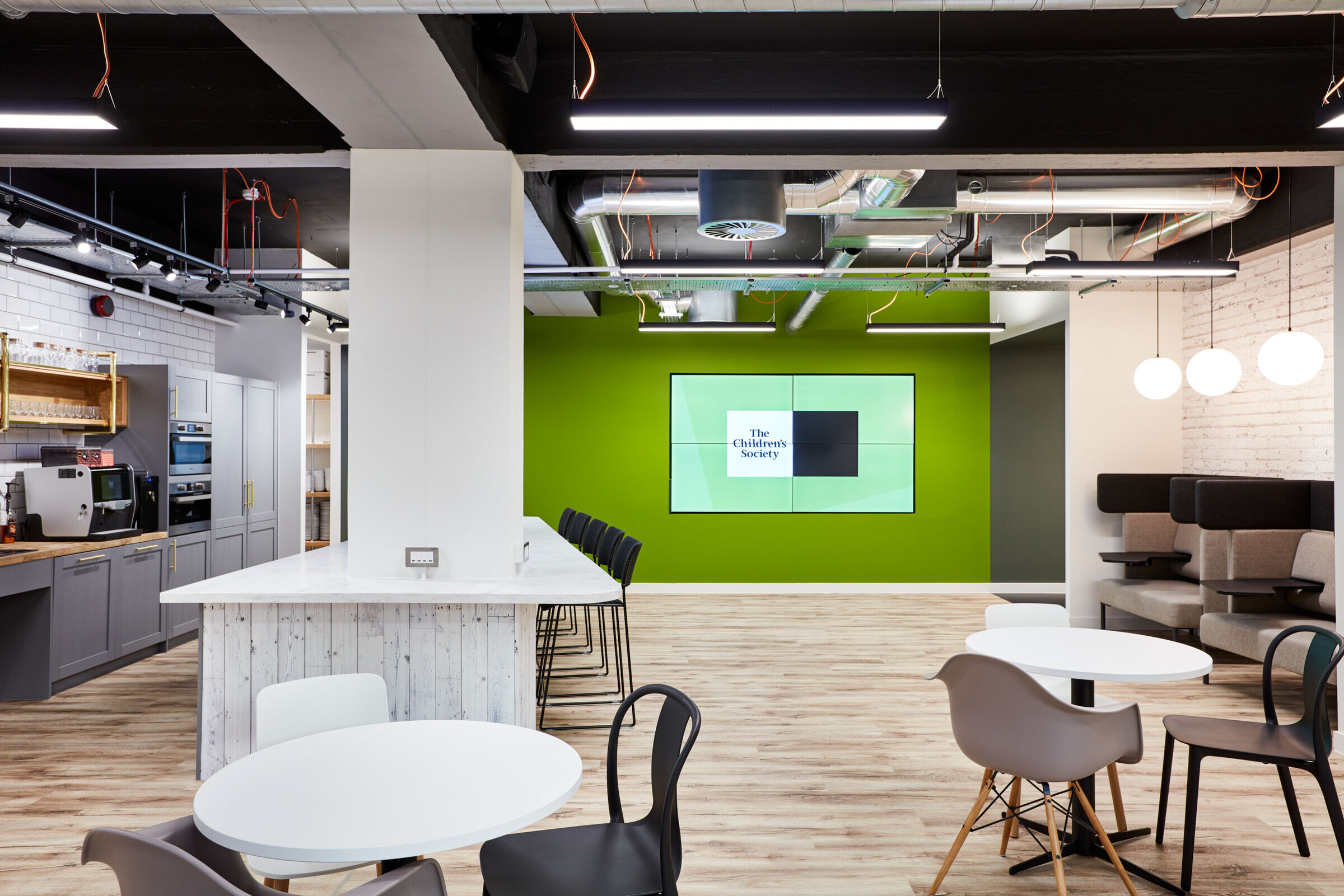 温暖关怀,伦敦儿童协会总部办公空间设计-28