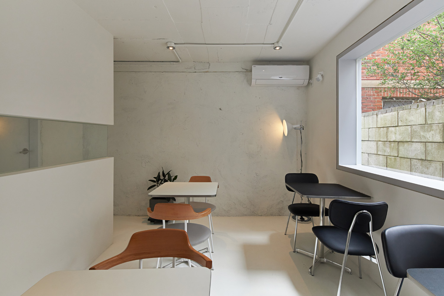 29°C 的温暖 | 木质氛围的咖啡厅设计-18