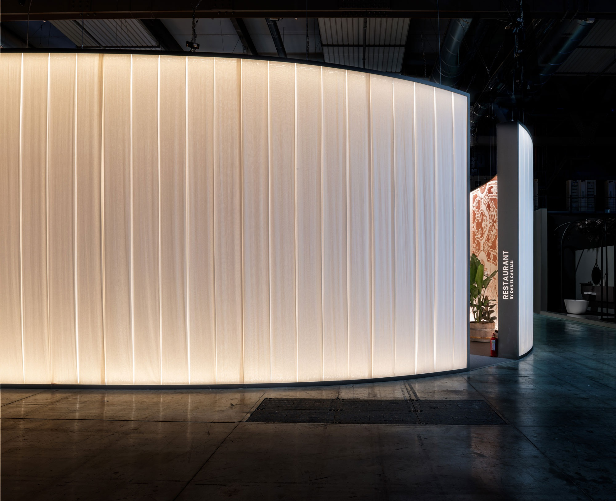 米兰国际家具展 - Red Lounge 和餐厅 | Lissoni＆Partners | 2024 | 意大利-8