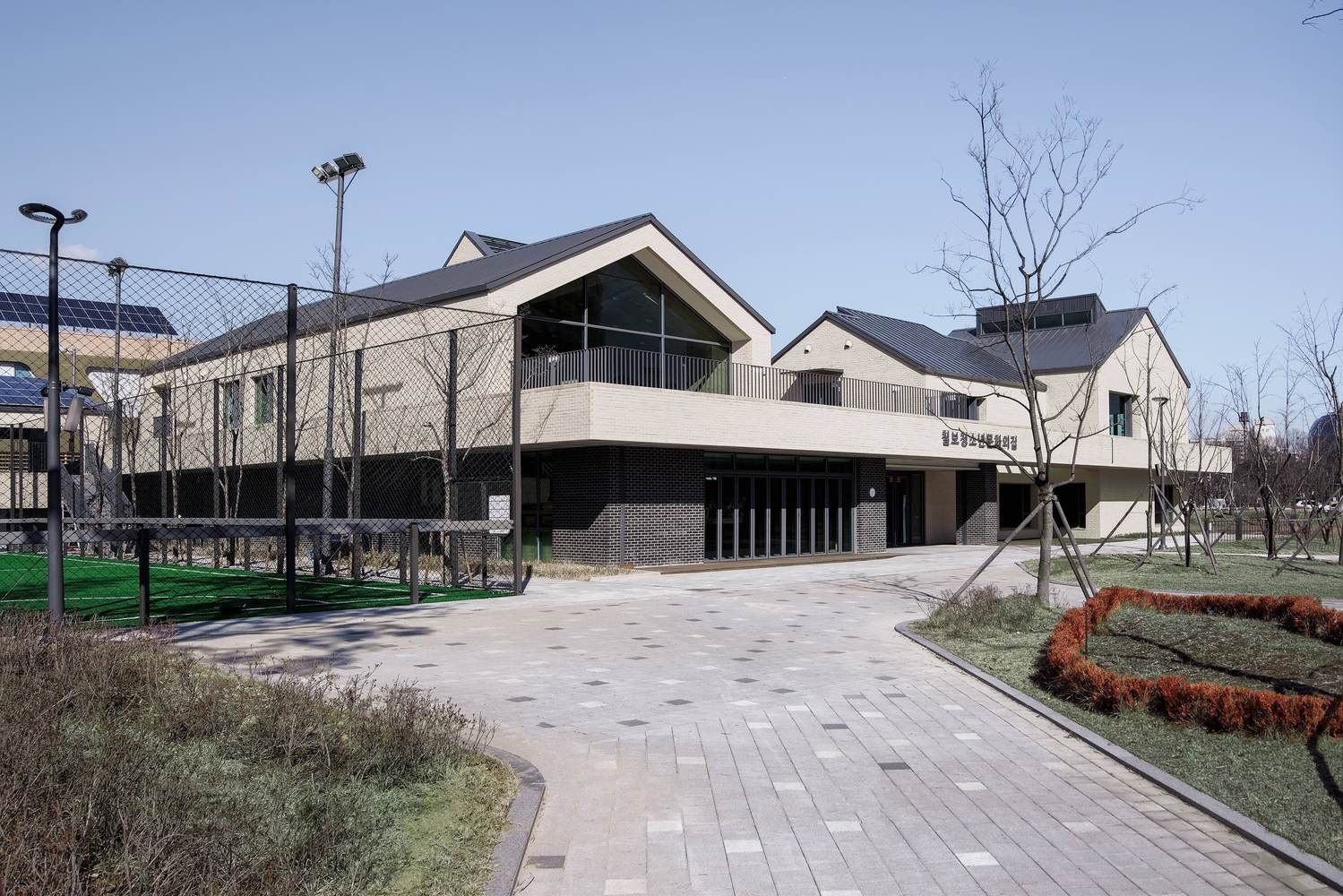 奇尔博青年文化中心 原地工作室+乌托邦建筑师事务所-41