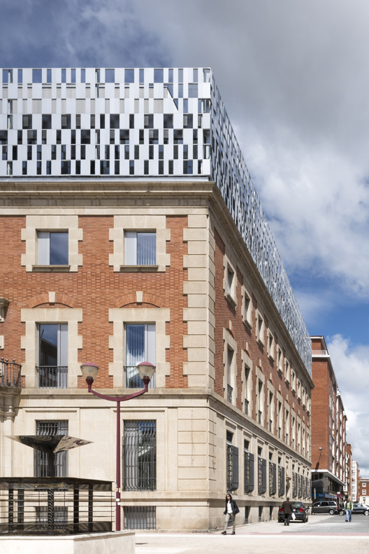 西班牙 Palencia 司法宫殿修复-2