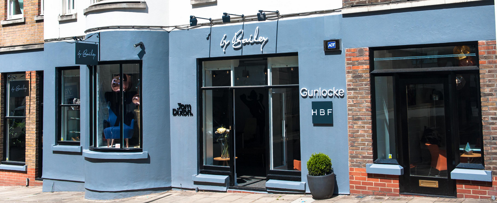 由贝利–伦敦陈列室-4