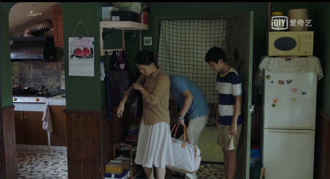 《隐秘的角落》 | 复古风装修，细节尽显悬疑魅力-42