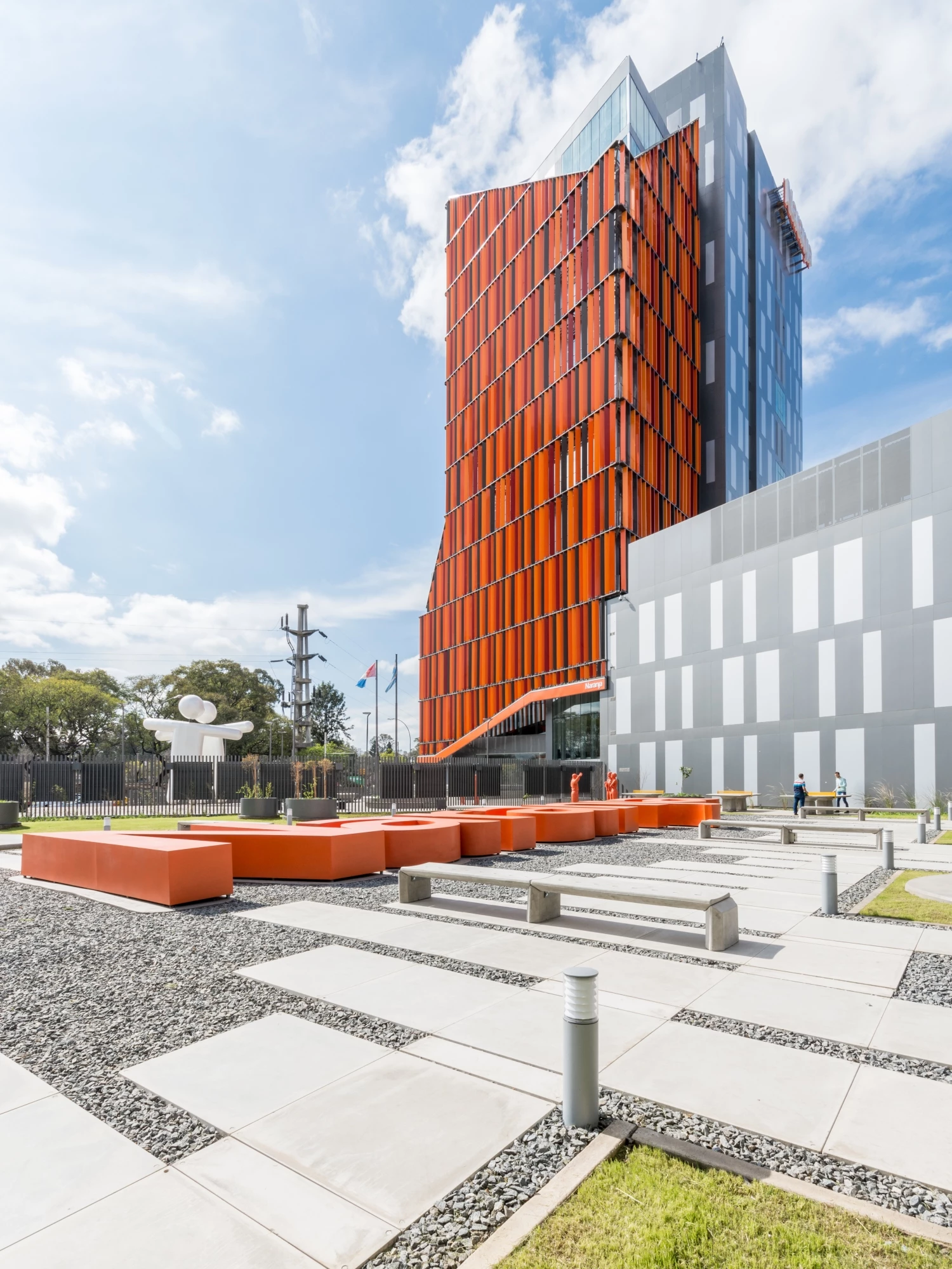 橙色大楼 · 创新,效率与愉悦的办公空间-43