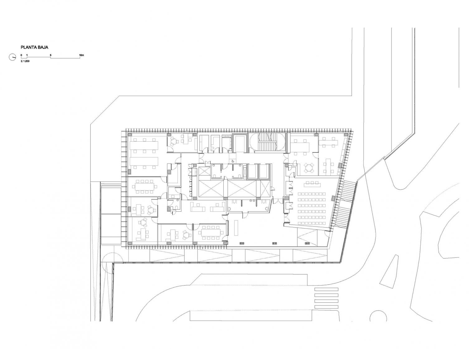 白色网格立面的新医疗建筑 | Idom 的生物十字学院设计-15