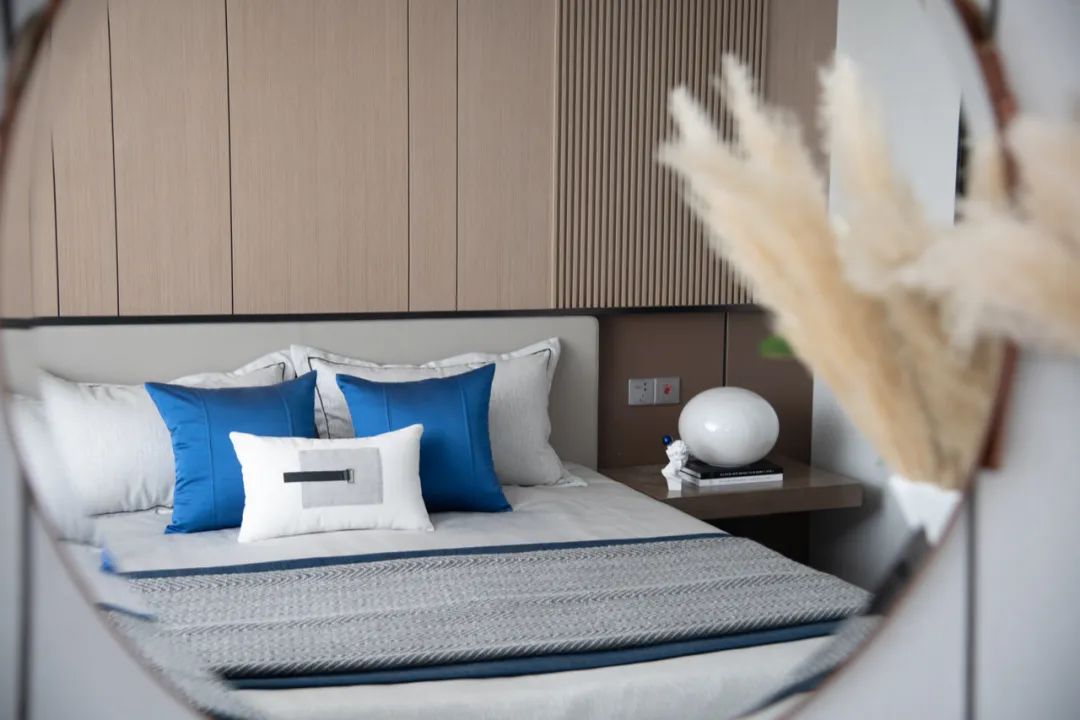 经典蓝的永恒魅力，打造现代生活空间-32