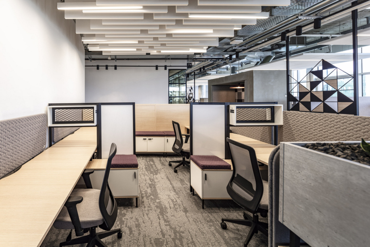 自然材料打造温馨跨国办公空间-33