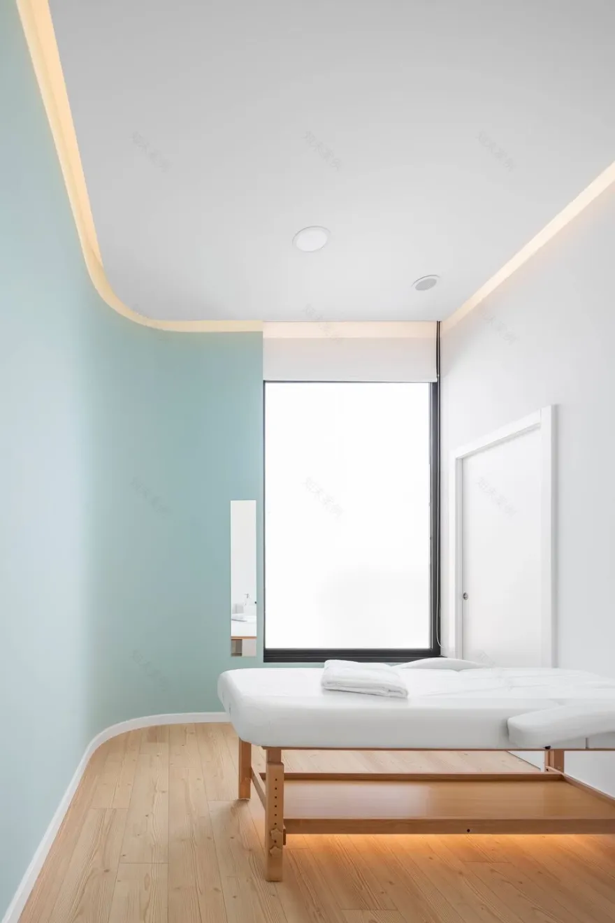 葡萄牙阳光医疗办公室设计丨Arquitetos Rómulo Neto-16