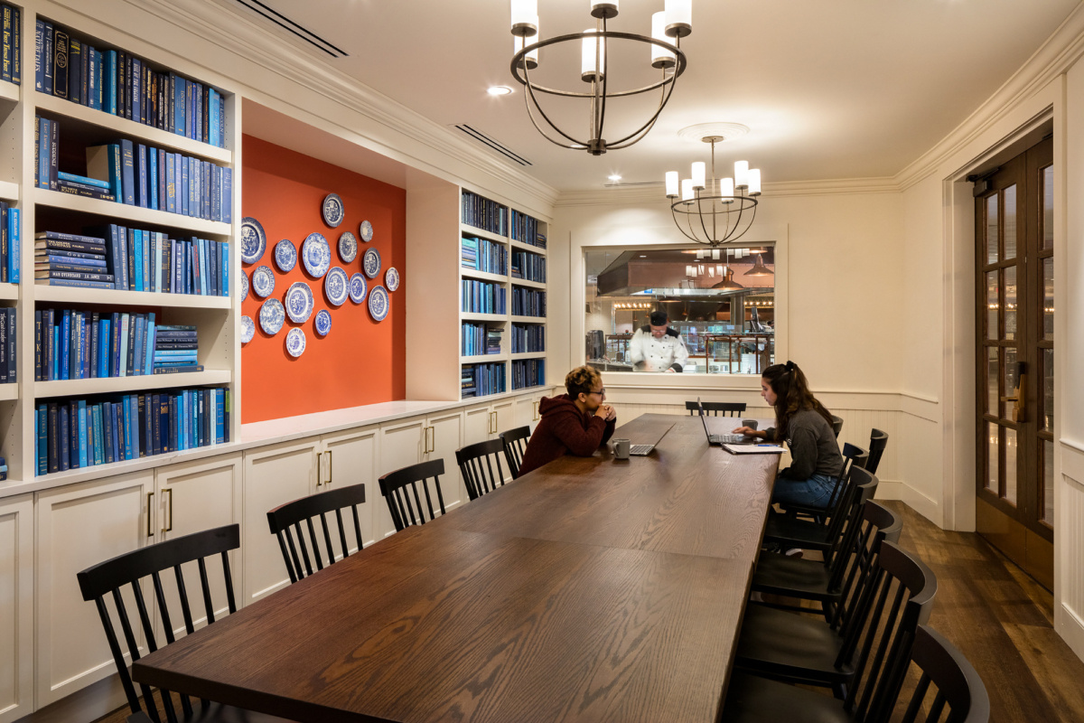 Mount Holyoke College 社区中心 | 历史与现代交融的校园核心-26