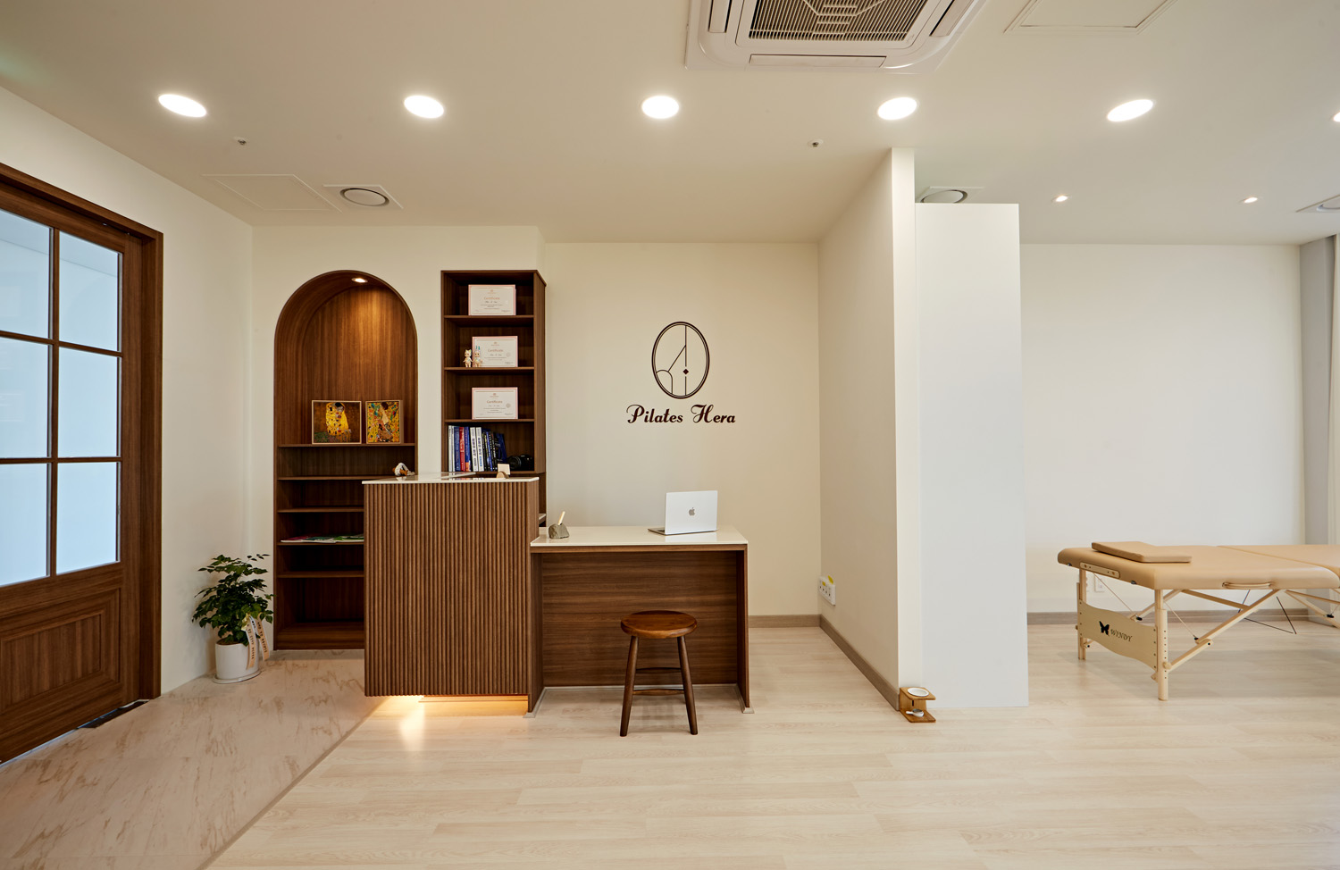 18 度温暖 | 白色与木质的和谐交融-4