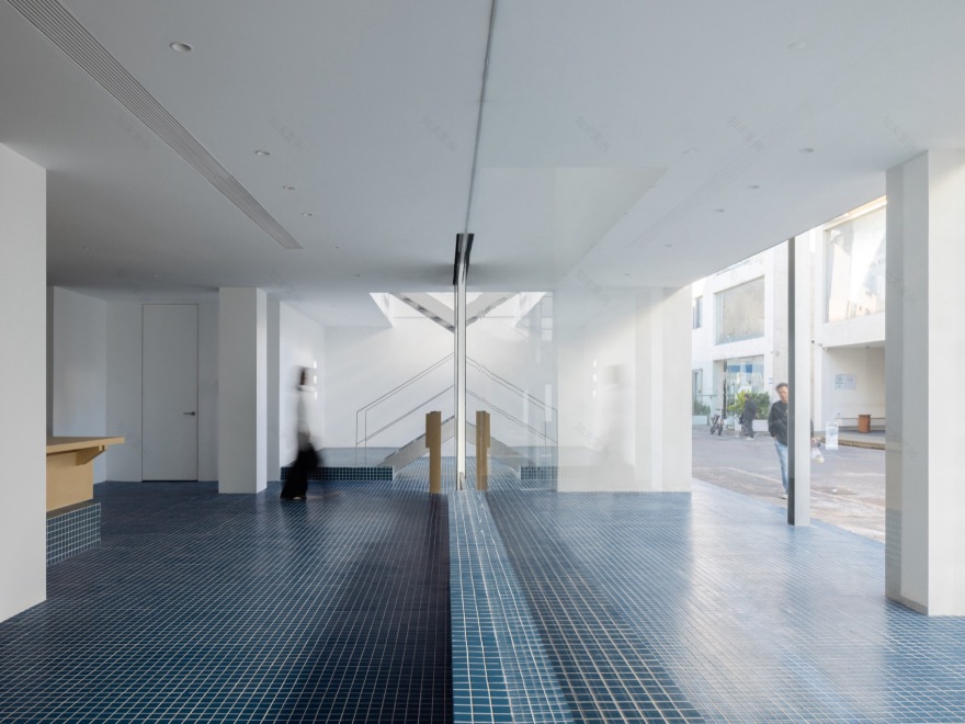 Heyi office 丨中国广州丨偏离空间设计-12