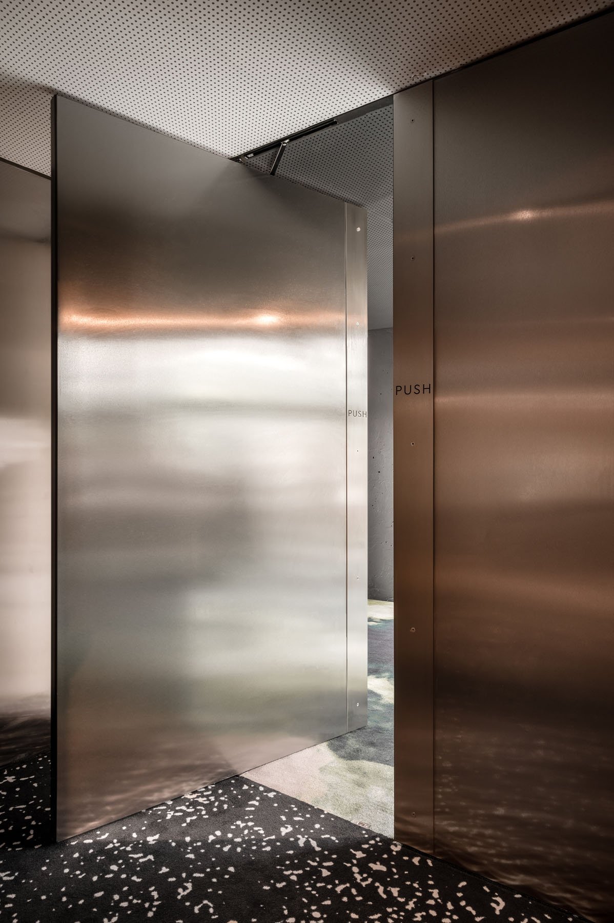 GRAND EMILY HOTEL/ Конференц Зал — YOD Group-13