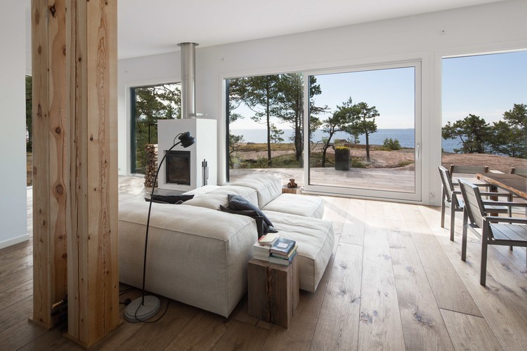 波罗的海岛屿上的现代原木建筑-14