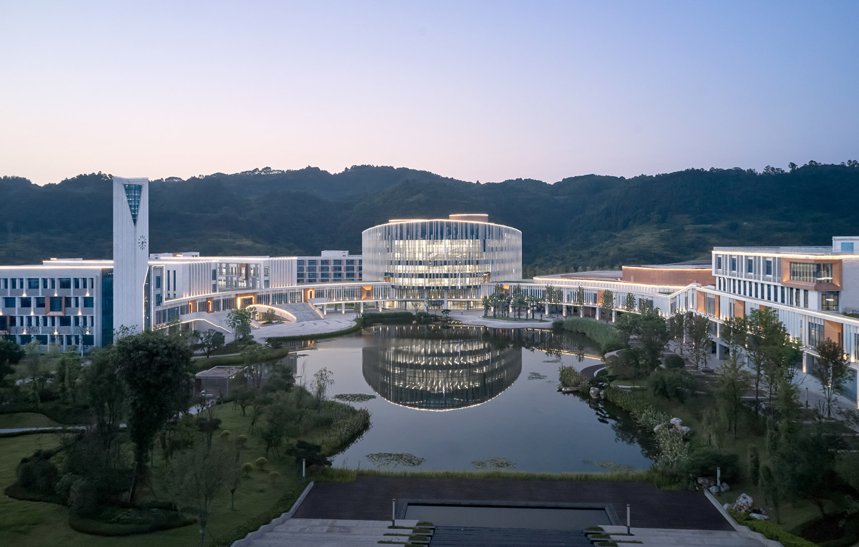 四川外国语大学成都学院宜宾校区丨中国宜宾丨同济大学建筑设计研究院(集团)有限公司-4