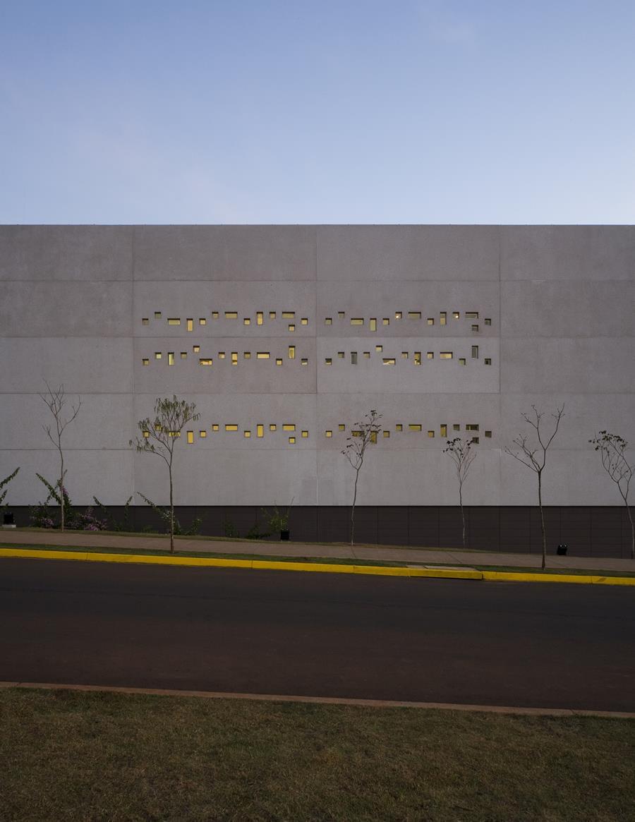 巴西 CAR 工业建筑的绿色奇迹-6