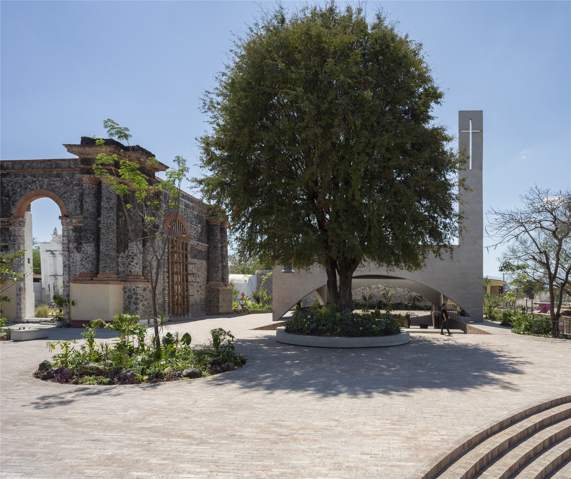 图拉圣堂:围合中的开放丨墨西哥-17