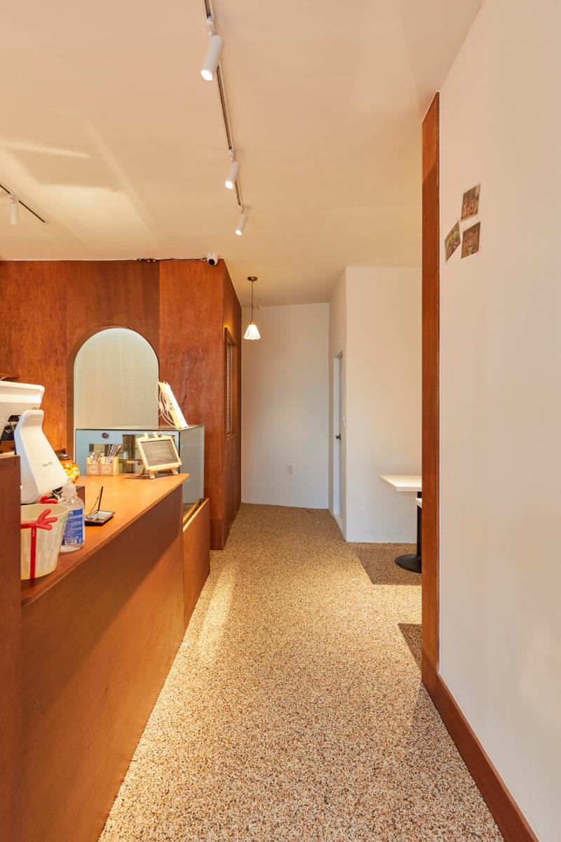 甜蜜乡村风 15 坪甜点店设计-7