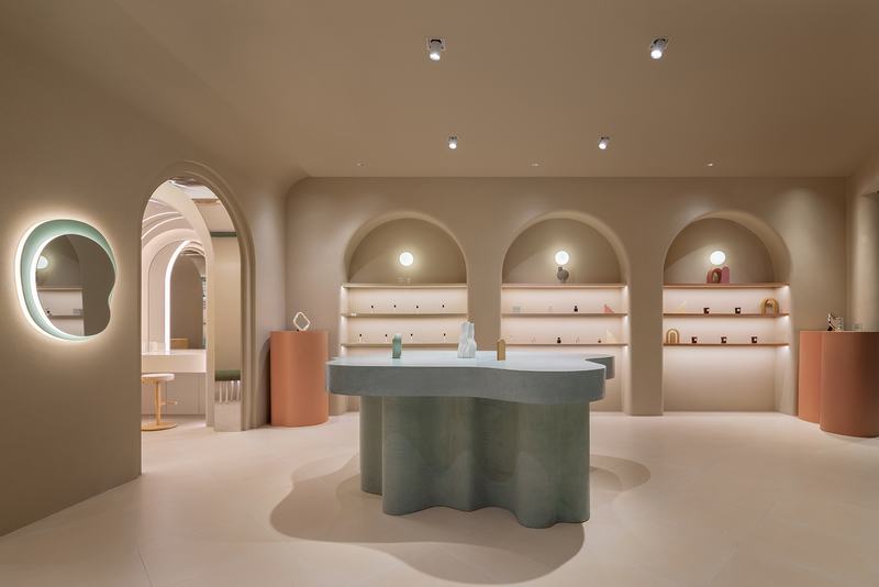 aaddd在上海外滩BFC开出首家美妆品牌集合店，体验“云端”的设计美学 - 米尚丽零售设计网 MISUNLY- 美好品牌店铺空间发现者-2