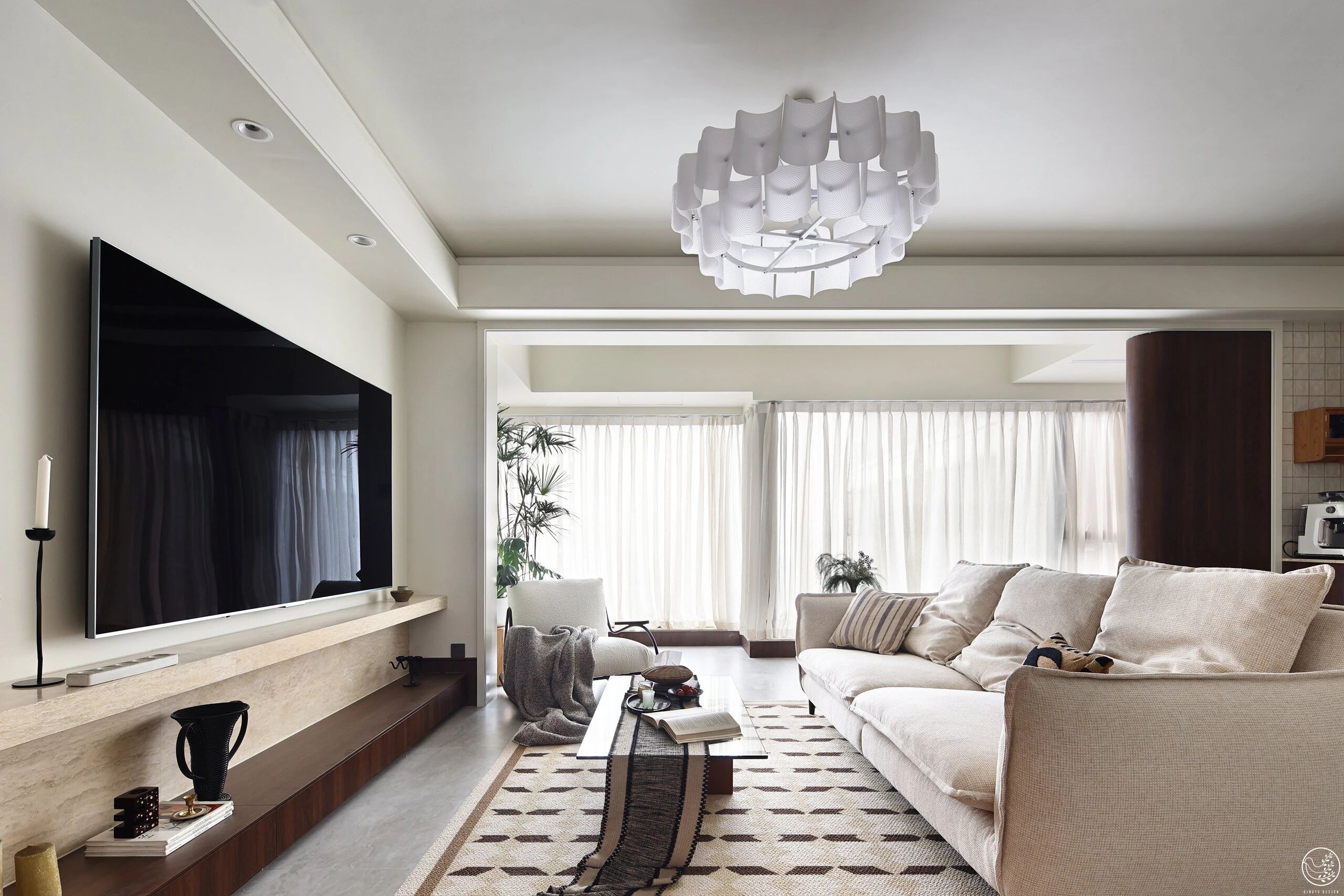 复古且时髦，在松弛与精致之间游刃有余-14