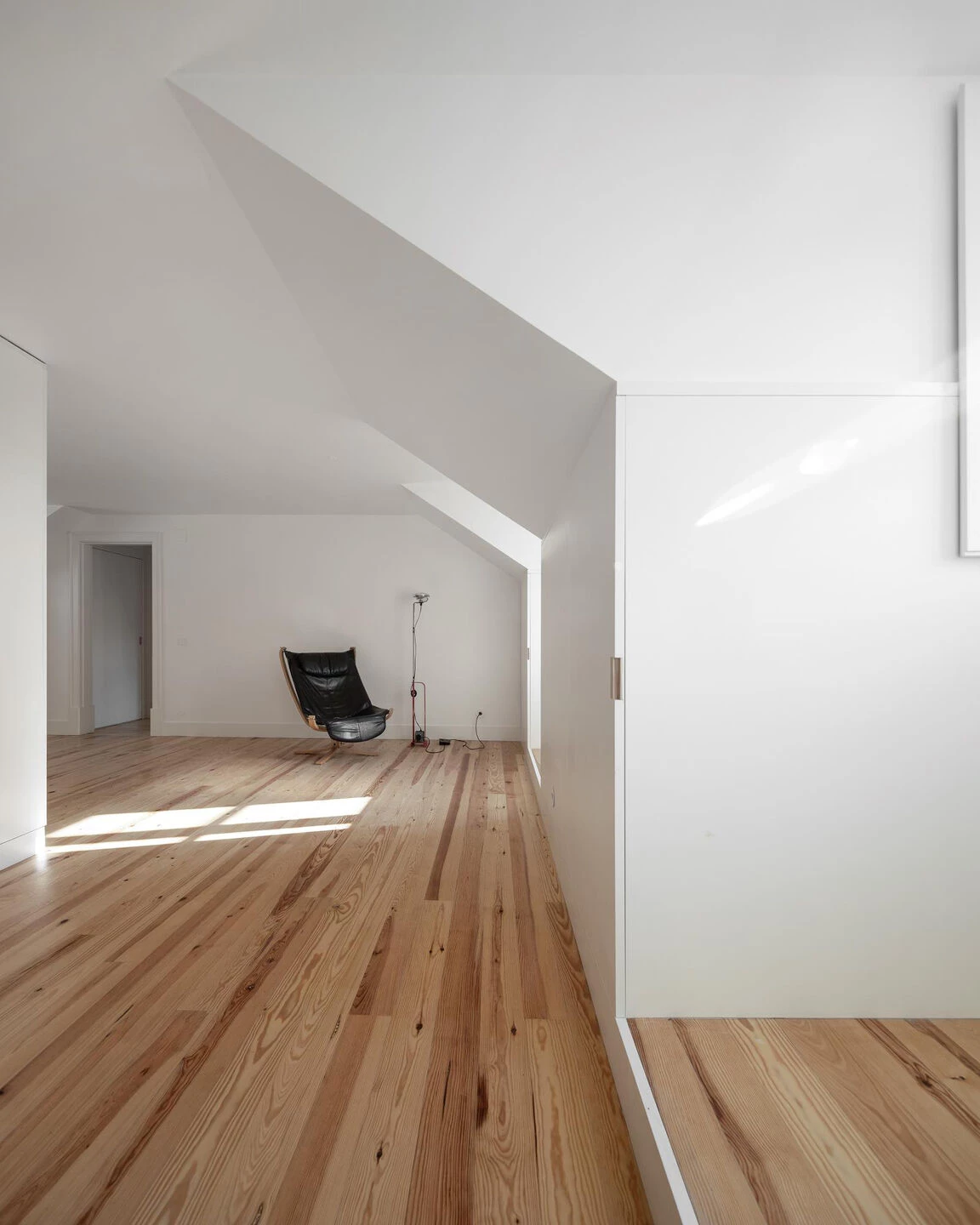 窗户的丨葡萄牙里斯本丨ATELIER CENTRAL Arquitectos-33