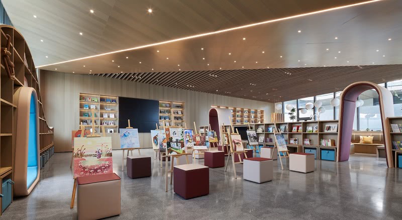 苏州星河·胥江新著雅苑售楼处 | 书店+画室+阅读的多功能空间-2
