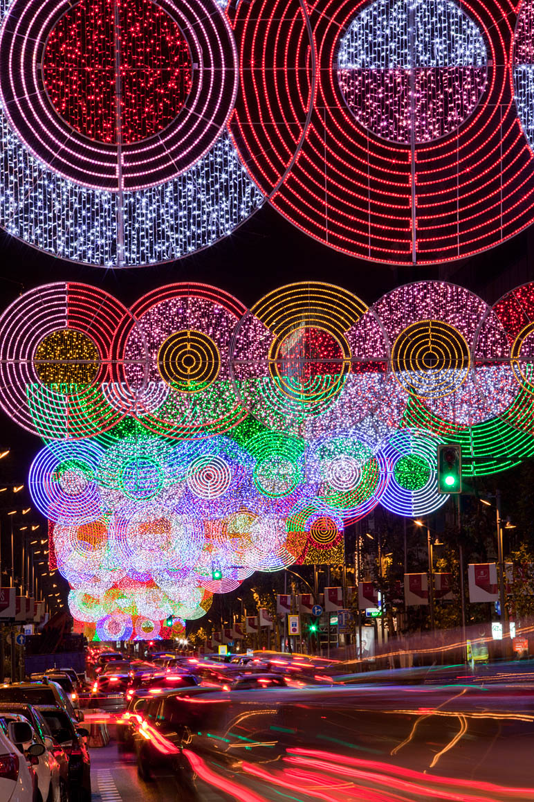 色彩几何的环保圣诞· Teresa Sapey 照亮马德里奢华街区-13