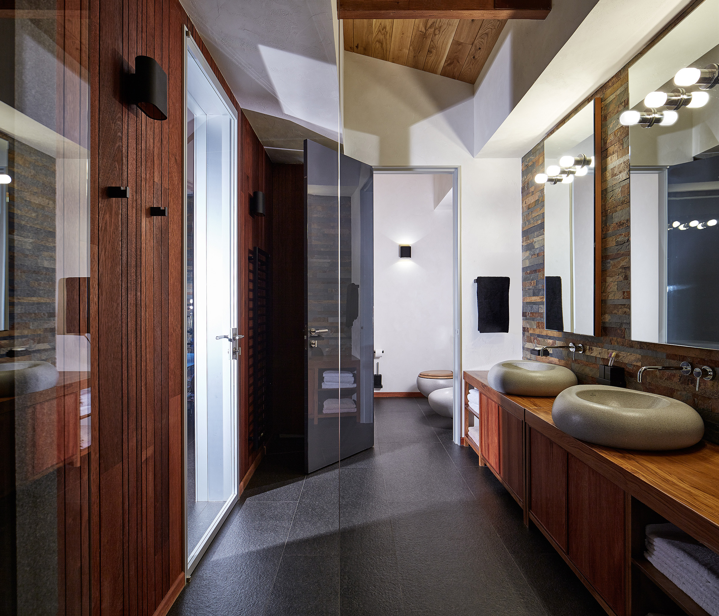 融入自然的"家河"别墅-14