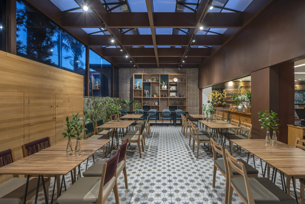 老大(2019) 或 头目(2019) 或 首领(2019) 或 头儿(2019) 或 霸主(2019) 或 大老板(2019) 或 巨头(2019) 或 大亨(2019)-16