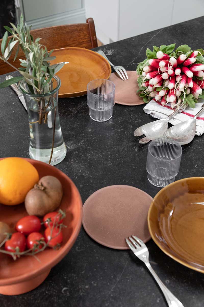 巴黎红色墙面的阁楼公寓设计-8