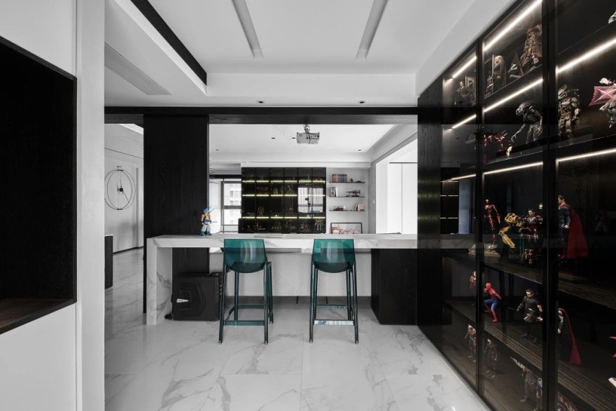 手办迷的现代简约之家 | 悬空背景展柜,红橡实木家具-6