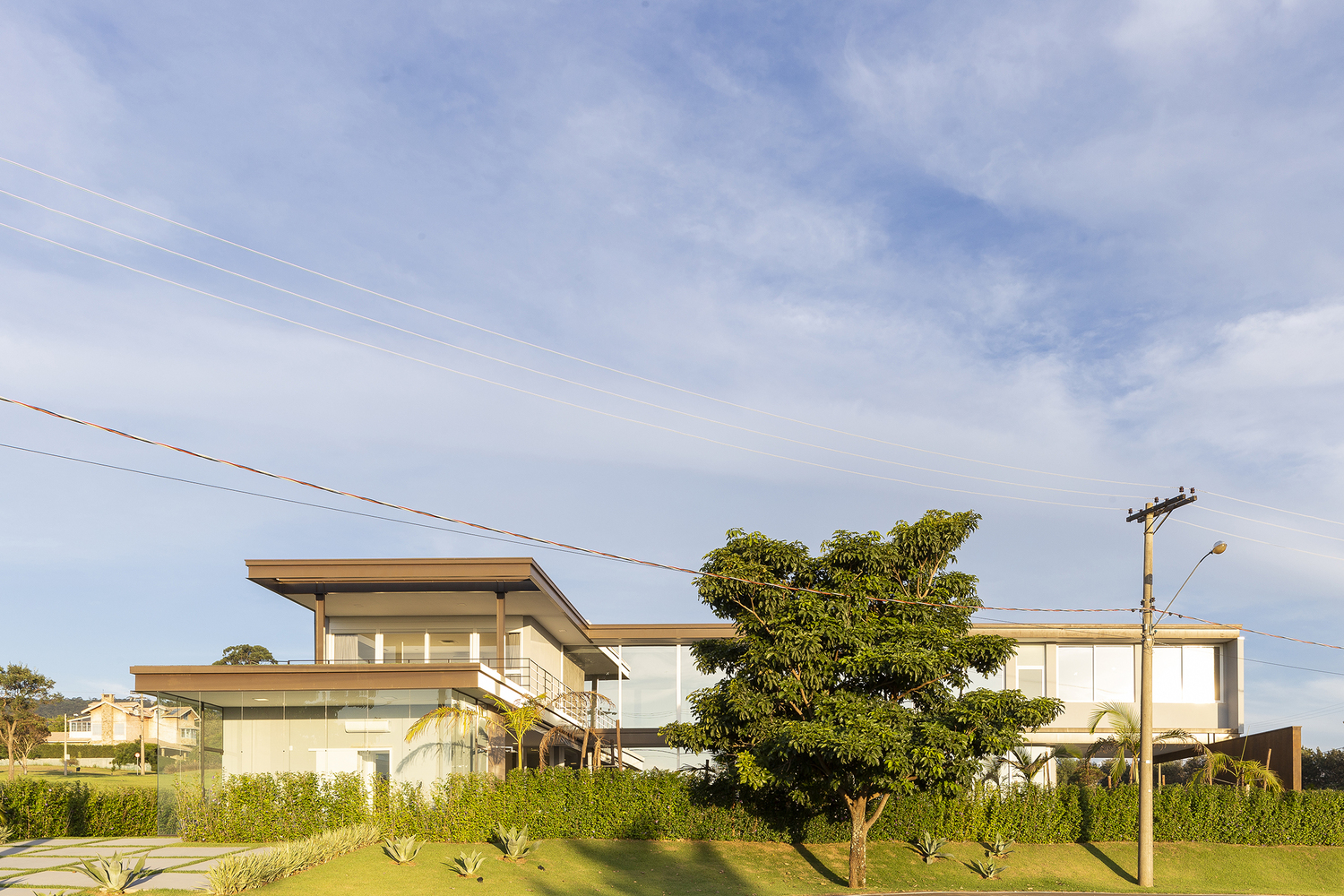 巴西 BT House | 钢构智能玻璃打造室内外一体空间-64